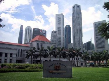 File:Parliament House and the Singapore skyline - 2002.jpg