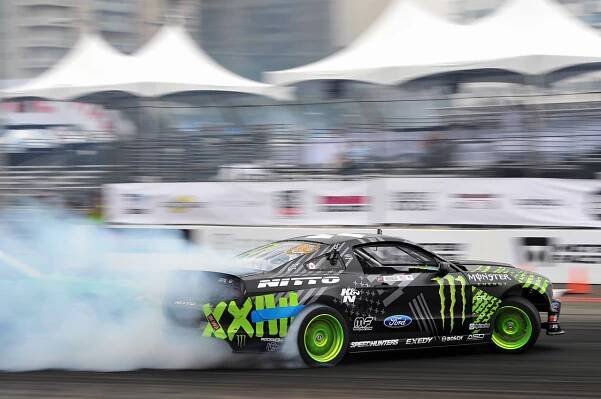 formula-drift-long-beach-2013