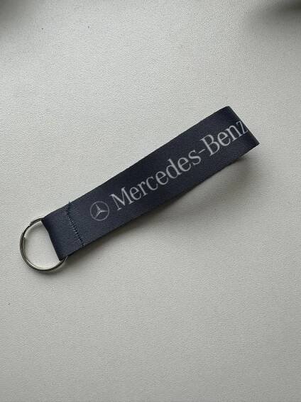 Textilní klíčenka Mercedes