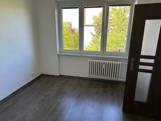 Pronájem bytu 2+1 s lodžií, po kompletní rekonstrukci, v 5NP, 58 m², na ul. Čkalovova, Ostrava - Poruba | Reality Ostrava