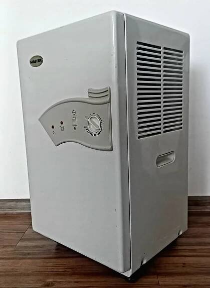 Odvlhčovač kondenzační MASTER DH 721 - Vzduchotechnika, topení
