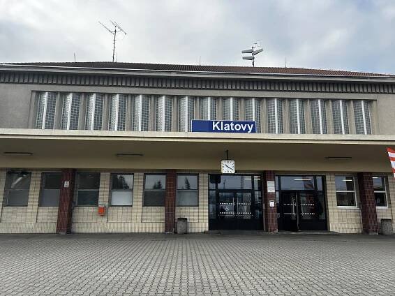 Nádraží v Klatovech bude modernější, začala jeho oprava za 337 milionů