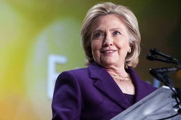 Hillary Clinton's Democrat acolytes are sipping the Kool-Aid and stumbling unquestionably into 2016.