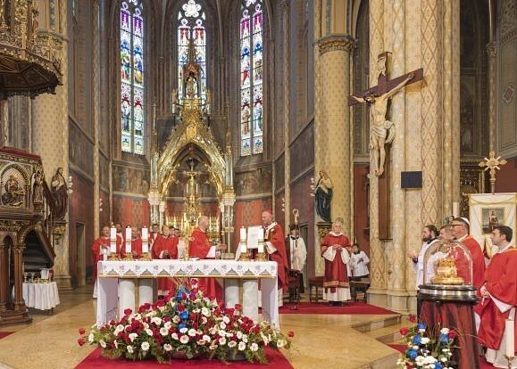 Fotogalerie a reportáž z povýšení kostela na baziliku – Farnost u baziliky sv. Ludmily, Praha-Vinohrady