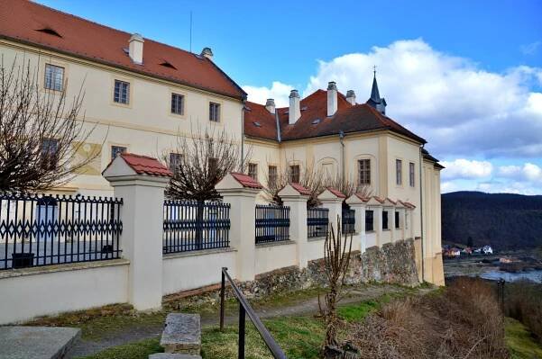 Zámek Nižbor | TuristickaMapa.cz