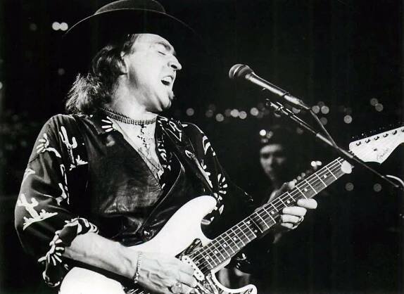 Stevie Ray Vaughan – “Rude Mood” (FULL) - Guitarforce.com