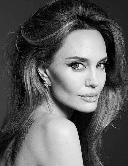 Angelina Jolie 