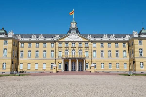 Ab dem 29. September 2025  schließt das Karlsruher Schloss. Dann folgt eine Mammutaufgabe. Rund 17.500 Objekte müssen dokumentiert, gesichert und verpackt werden. Foto: © Badisches Landesmuseum, Foto: Hannes Deters
