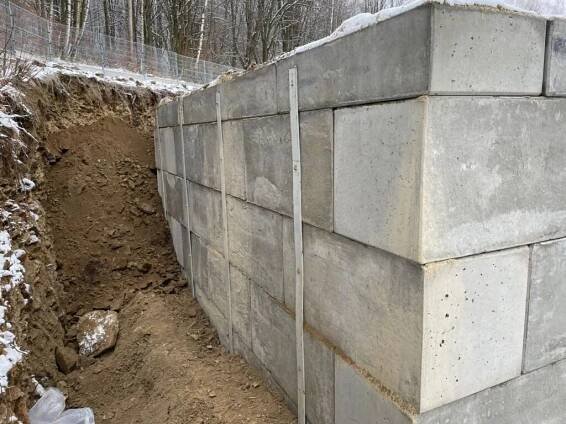 Aš - opěrná stěna - betonový blok - MegaBeton - betonový blok