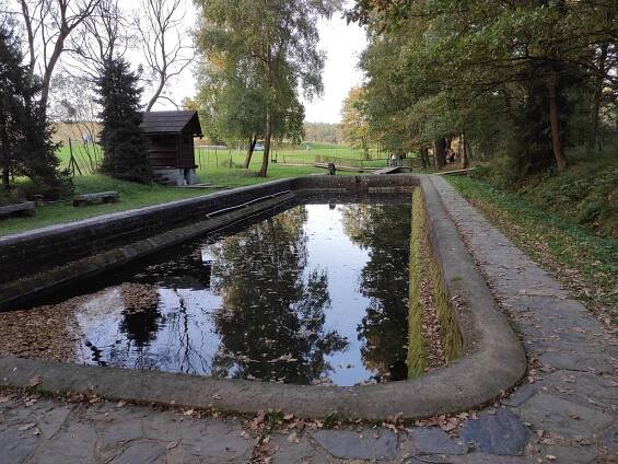 Soubor:Pstruží farma, hájenka u Rothschildů, Bělá, okres Opava.jpg – Wikipedie