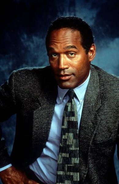 O.J. Simpson in Bláznivá střela 33 a 1/3: Poslední trapas (1994)