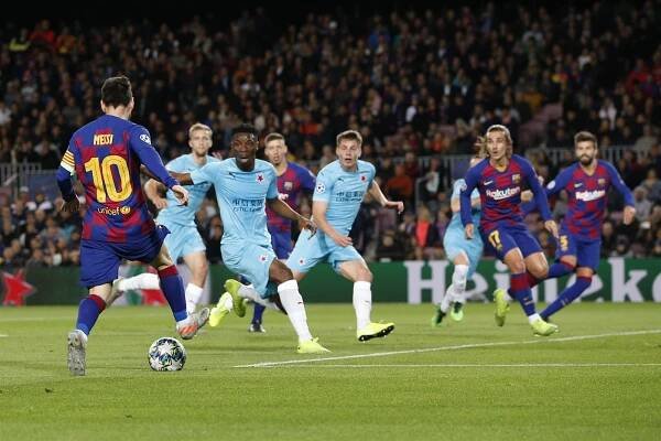 Barcelona - Slavia 0:0, senzace v Lize mistrů, hosty podržel Kolář
