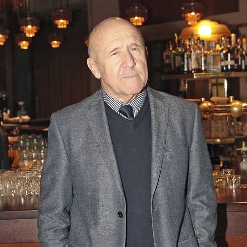 Herec a dabér Petr Nárožný slaví 80. narozeniny. Jeho filmové hlášky patří mezi perly české kinematografie