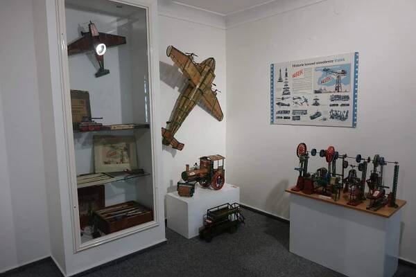 Fenomén MERKUR | Muzeum a Pojizerská galerie Semily, p. o.