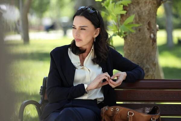 Taş Kağıt Makas - Episode 13 - Z filmu - Hande Ataizi
