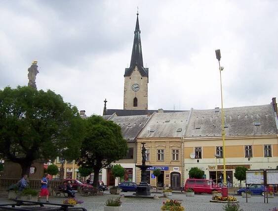 Mohelnice-litinová kašna se sochou Hygie na náměstí Svobody-Foto:Ulrych Mir.