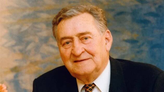 Josef Větrovec na svatbě vnučky Jany v únoru 1997