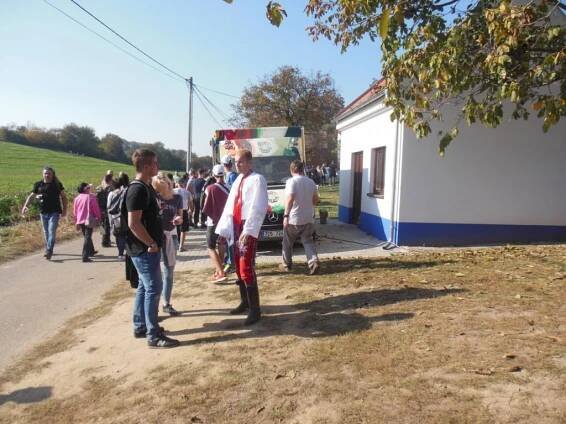 Pochod Slováckým vinohradem Mutěnice - Oficiální stránky obce Sukorady