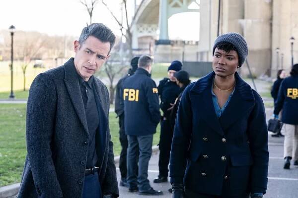 FBI Season 6 Episode 8 Photos “Phantom” – Pictured (L-R): John Boyd as Special Agent Stuart Scola and Katherine Renee Kane as Special Agent Tiffany Wallace.