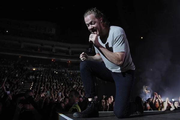 Recenze: Imagine Dragons v Praze radioaktivitou šetřili. Ve výbušnosti je předčili diváci
