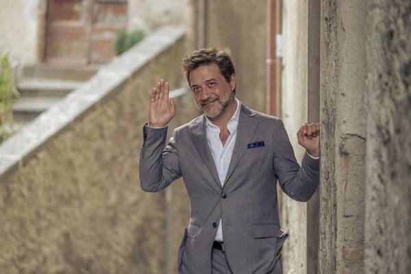 Signora Volpe - Z filmu - Enrique Arce