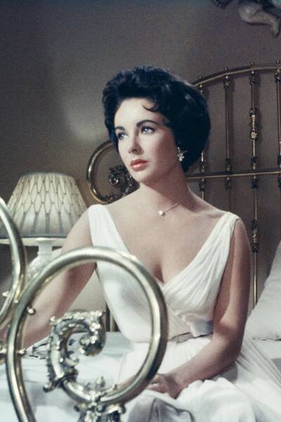 Ten Fiancés, Eight Exceptional Rings: Visit Elizabeth Taylor’s Luxury Diamond Collection
