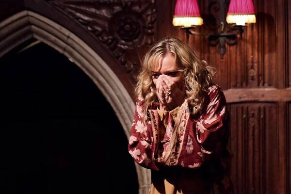 Queens of Mystery - Murder in the Dark: First Chapter - Z filmu - Sarah Woodward