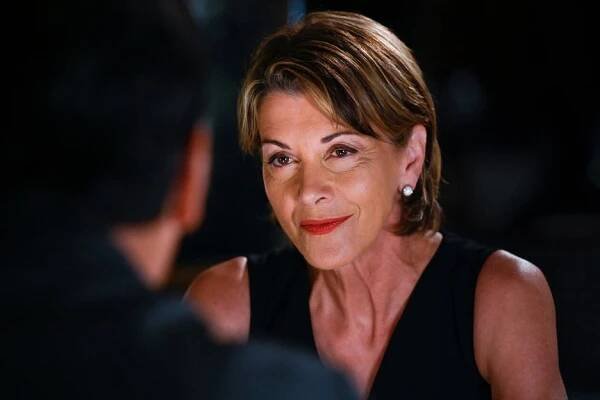 Jayne Atkinson - Bluff City Law - Fire in a Crowded Theater - Z filmu