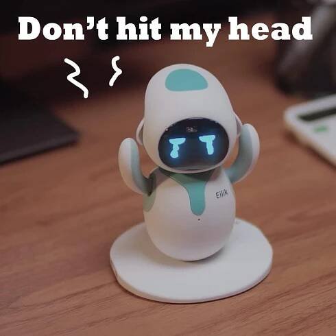 Robot EILIK domácí umělá inteligence s emocemi