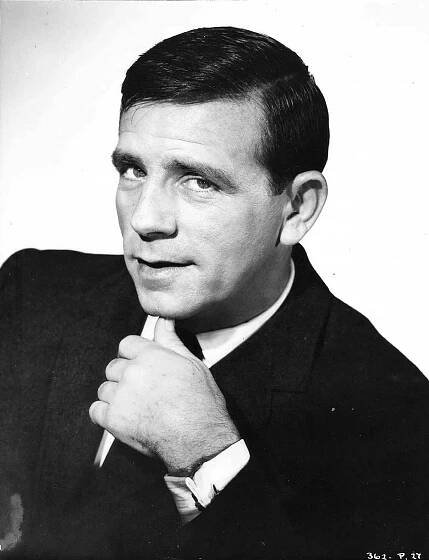 Zásah v pravou chvíli - Promo - Norman Wisdom