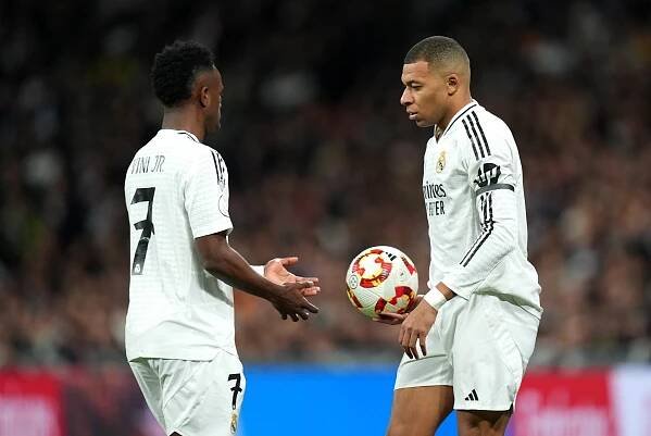 Real Madrid concerned over superstar duo's misfiring partnership - Madrid Universal