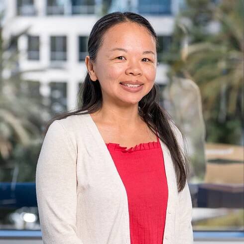Karen Tran Headshot