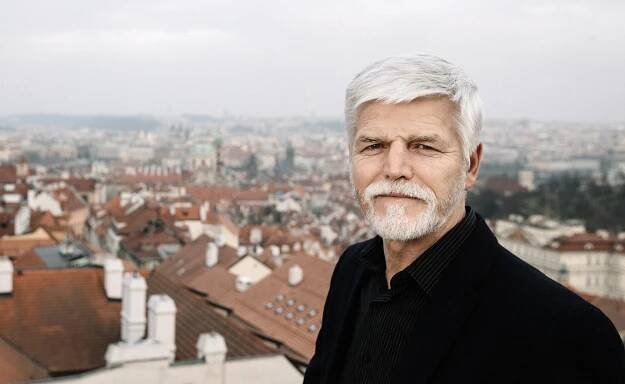 Transplantace či výhra v genetické loterii? Co stojí za účesem Petra Pavla