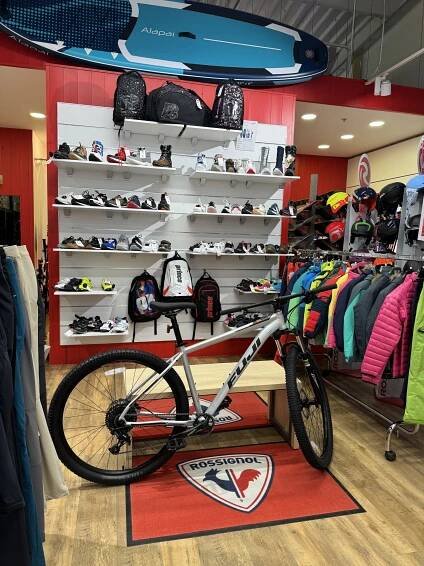 Inspirace ze Freeportu – nový obchod Vossen & sportovní tipy z prodejen Alpine Pro a Rossignol | www.coolbrnoblog.cz
