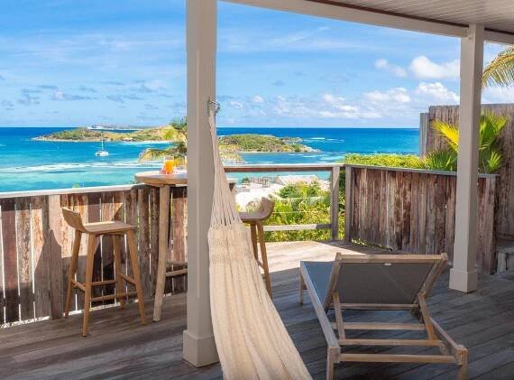 Karibuni St Martin - Patio with hammock and sea view