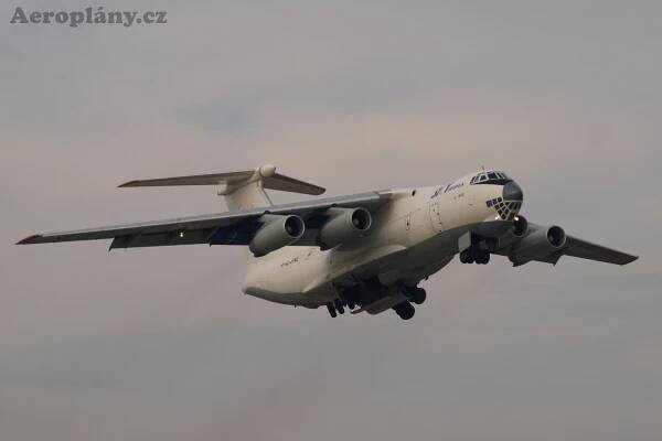 Iljušin Il-76TD - 4L-SKL