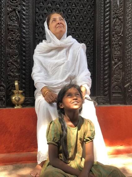 Neena-Gupta-and-Aqsa-Siddiqui-in-The-Last-Color