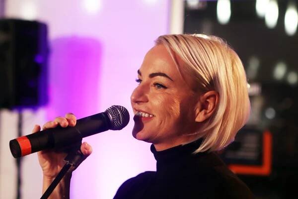 VIDEO: Martina Pártlová si ráda zazpívá i s tatínkem