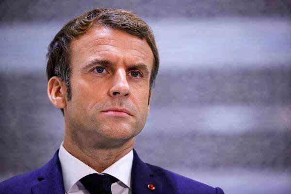 Les infos de 12h30 - Emmanuel Macron dans la Creuse : une visite aux faux-airs de campagne