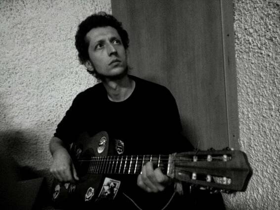 Nové album Jakuba Tichého: Explozivní punková folkařina, která se nedá osedlat