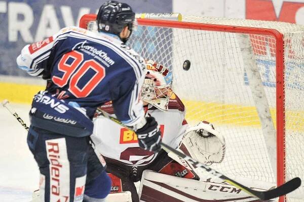 Utkání 29. kola hokejové extraligy: HC Vítkovice Ridera vs. HC Sparta Praha, 8. prosince v Ostravě.