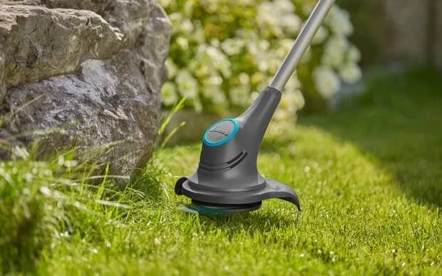 Akumulátorový trimmer SmallCut 23/18V P4A - sada | GARDENA