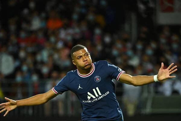 Mercato : le PSG accepte de négocier avec le Real Madrid pour Mbappé