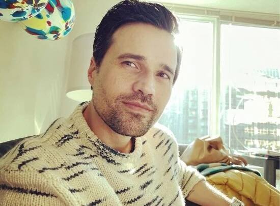 Brett Dalton Biography, Age, Height, Girlfriend - mrDustBin