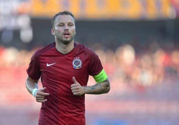FOTO: Michal Kadlec měl kapitánskou pásku i na Spartě. – stránka 3