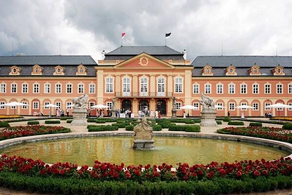 Elegant Wedding at Dobříš Chateau – Romantic Castle Venue
