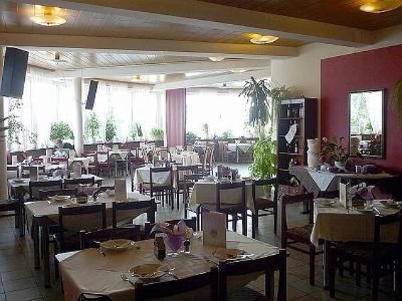 Restaurant Hotelu Rozvoj Klatovy | Apetee
