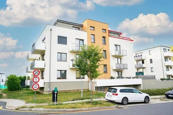 Prodej podkrovního bytu s terasou 4+kk v Horoměřicích u Prahy - EVROPA realitní kancelář