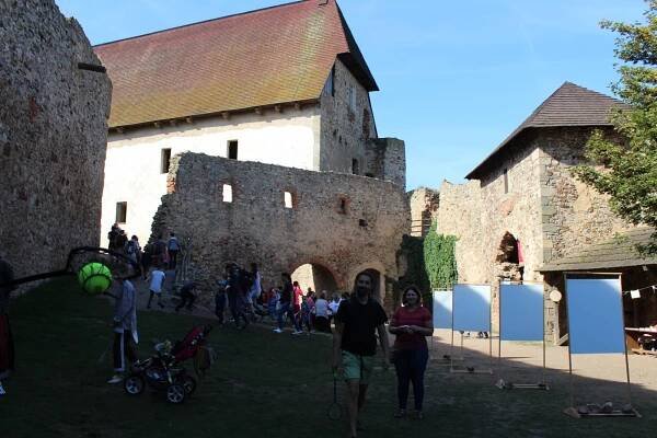 OBRAZEM: O víkendu indiáni ovládli hrad Točník