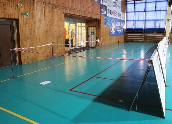 U vchodu sportovní haly se propadla podlaha, budovu teď musí prohlédnout statik - Přerov - Nejlepší adresa